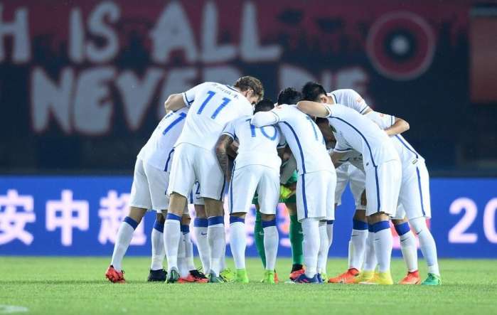  伯恩利稳居榜首，英冠霸主提前锁定升级名额  